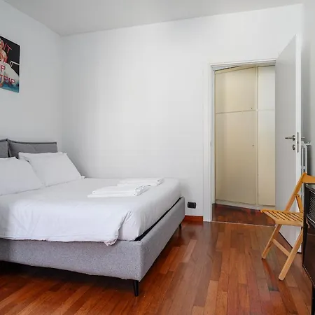 Porta Venezia Charme Apartment *